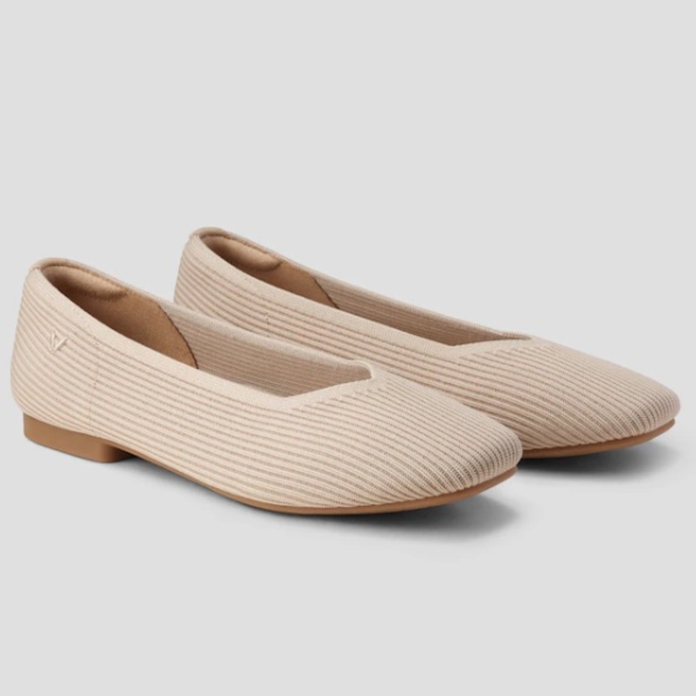 New Vivaia Margot tan square toe v cut flat shoes